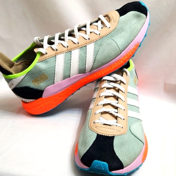 Adidas × Pharrell Williams Tokio Solar HU Friendship Pack sneakers (m size 10.5) - Picture 7 of 16